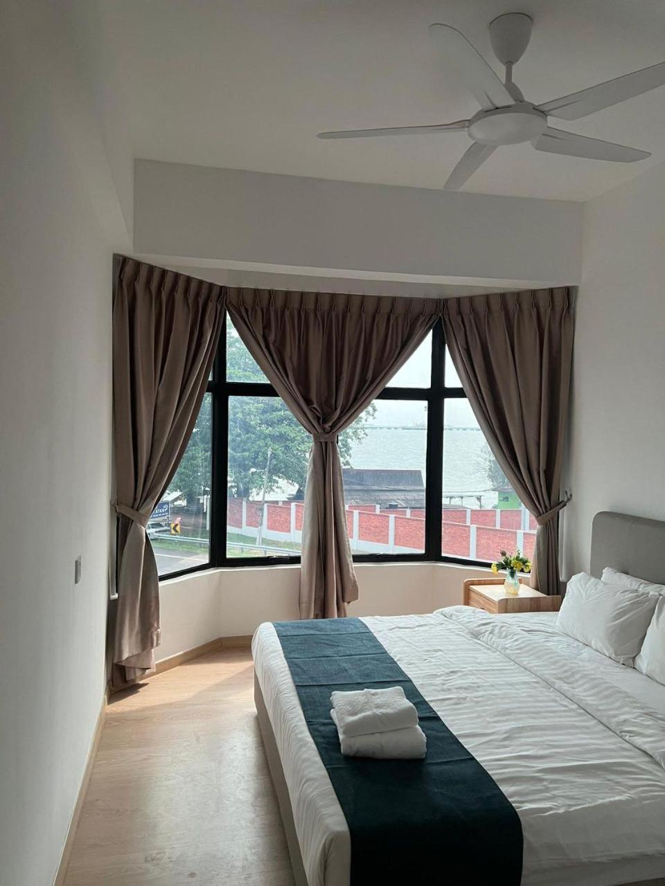 Mutiara Melaka Beach Resort - Islamic Compliance Only Tangga Batu Экстерьер фото
